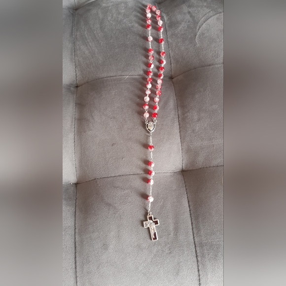 Red and White Crackle 8mm Sacred Heart Chaplet Rosary - Picture 6 of 6